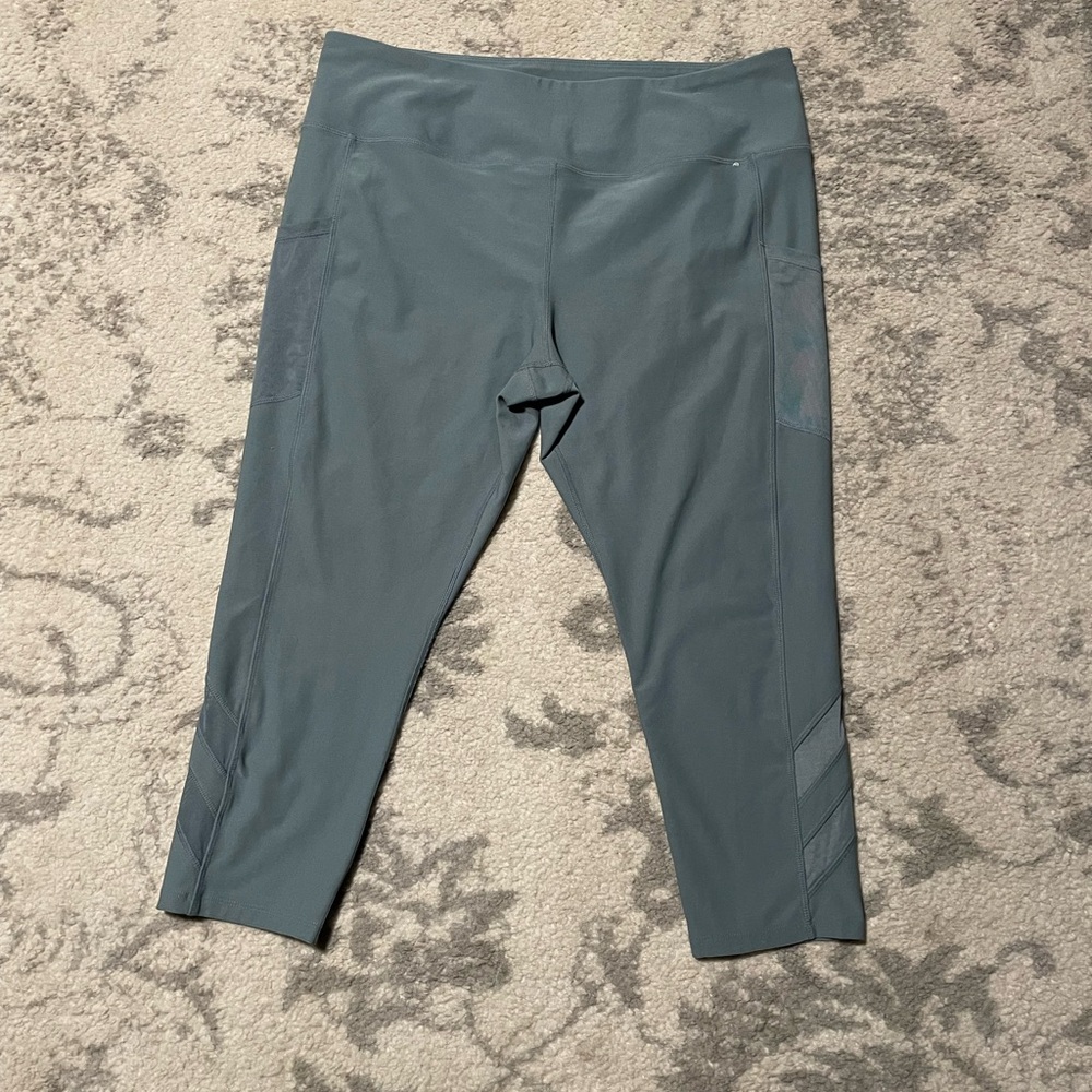 Mondetta performance luxury Cropped Leggings